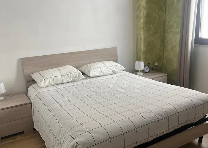 Svevo Flat - *